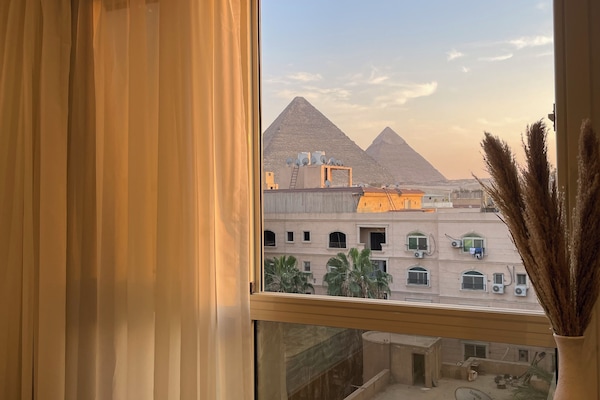 Artículos del minibar gratis y caja de seguridad en la habitación