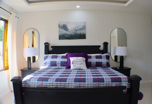 3 habitaciones, tabla de planchar con plancha, wifi y ropa de cama 