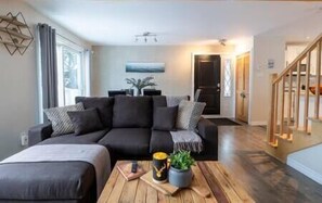 TV, foosball - Hôtel à la maison - Fruit de la passion (Saint-Zénon)