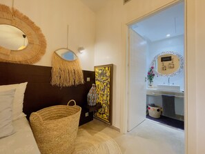 Doccia, asciugacapelli, bidet, asciugamani