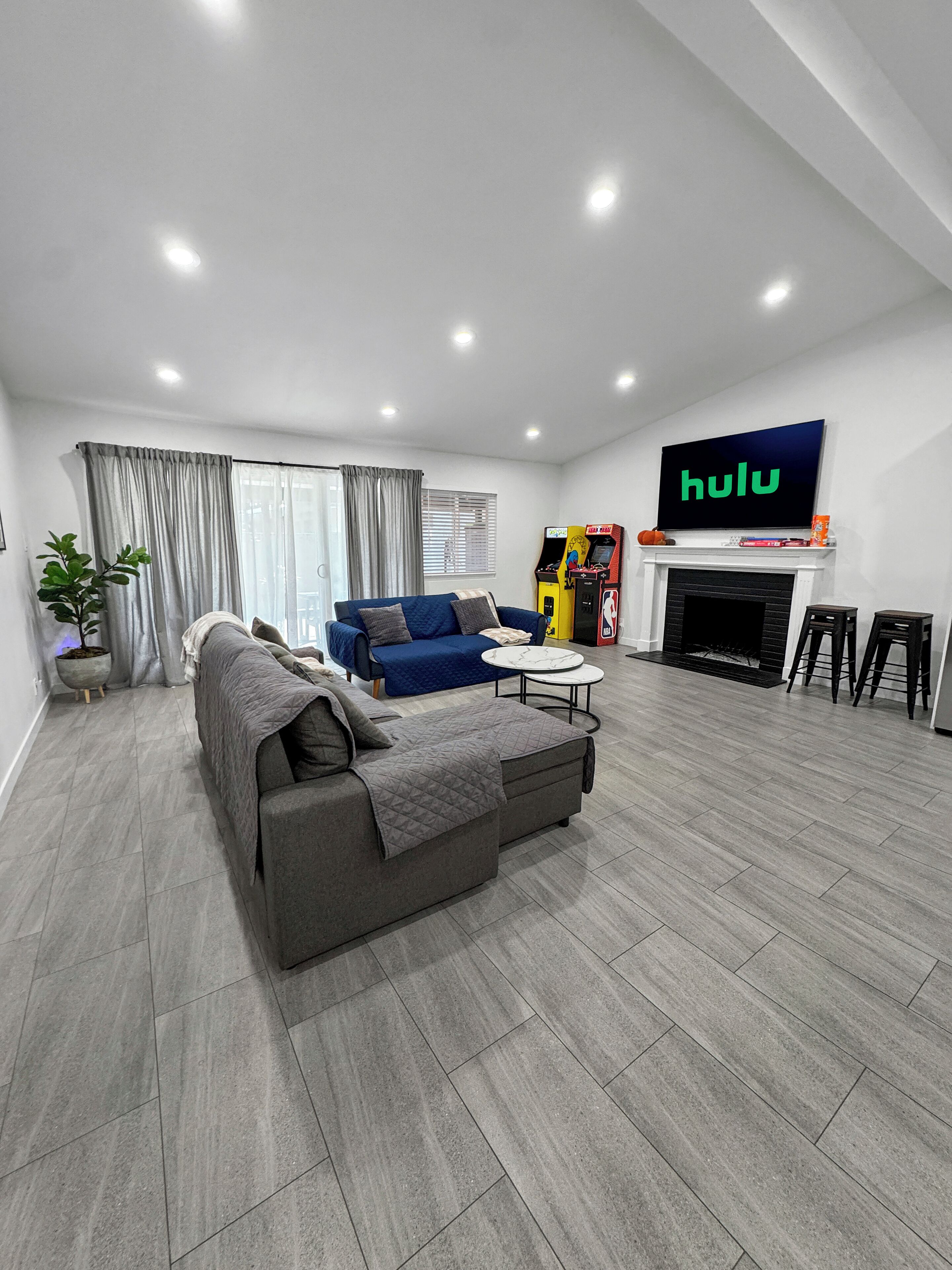 Smart TV, video games