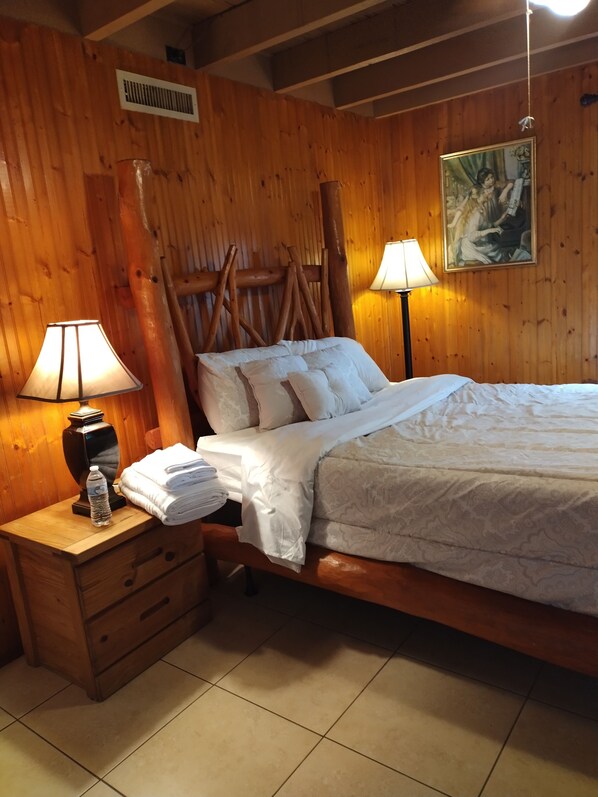 1 bedroom, bed sheets