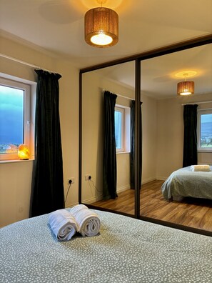 2 Schlafzimmer, Bügeleisen/Bügelbrett, WLAN, Bettwäsche