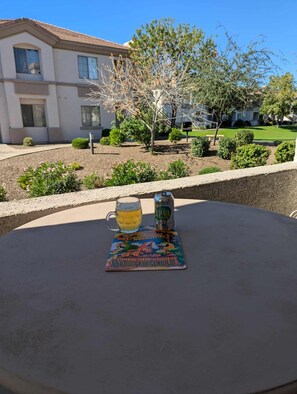 Outdoor dining - One bedroom GEM on the ground floor, fully renovated. (Mesa)