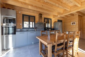 Fridge, microwave, oven, dishwasher - Le Cairn - Chambon SUR LAC (CHAMBON SUR LAC)