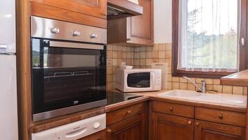 Refrigerador, microondas, horno y lavavajillas