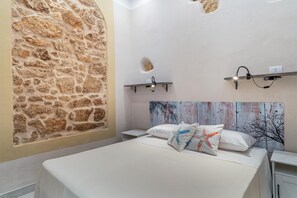 1 chambre, fer et planche à repasser, lit parapluie, Wi-Fi