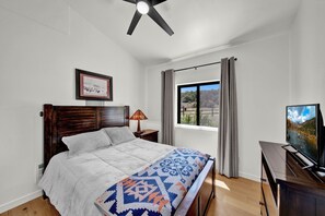 4 soverom, strykejern/-brett, wi-fi og sengetøy