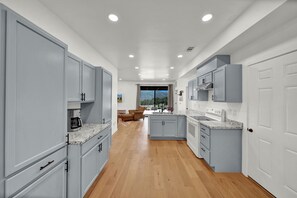 Fridge, microwave, oven, stovetop - Private 43 Acres Retreat in South Fork (South Fork)