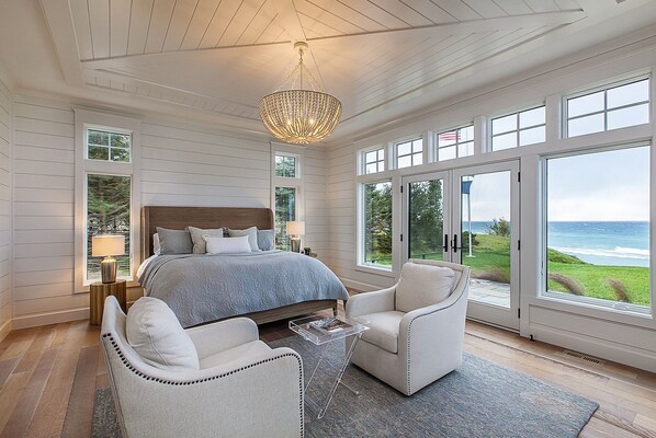 6 bedrooms, desk, iron/ironing board, WiFi - New Premier Lake Michigan Beach Estate located on the water! (Empire)