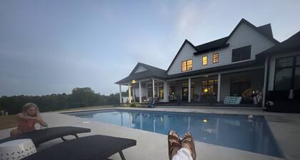 Direct path of Eclipse 2024. 5,000sqft home inground Pool 27acres hiking trails.