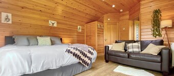 1 bedroom accommodation in Camerton, near Bath