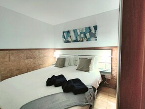 1 soverom, strykejern/-brett, wi-fi og sengetøy