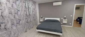 Charming 1-bedroom townhome in welcoming Genova with WiFi, AC