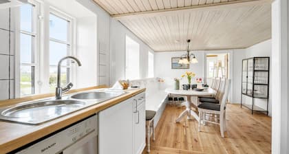 Nice home in Grenaa with WiFi