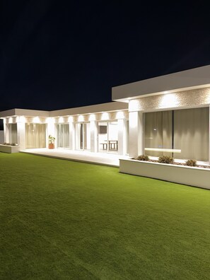 Terrace/patio - Villa 'Rocío' with Private Pool, Wi-Fi, and Air Conditioning (Chiclana de la frontera)