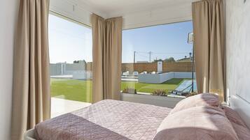 4 bedrooms, free WiFi, bed sheets