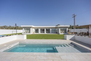 Pool - Villa 'Rocío' with Private Pool, Wi-Fi, and Air Conditioning (Chiclana de la frontera)