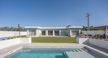 Villa 'Rocío' with private pool, Wi-Fi and air conditioning