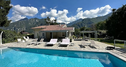 Villa 'Romantica Idrosee' mit privatem Pool, WLAN und Klimaanlage