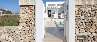 Villa 'Venza , Salento' with Sea View, Wi-Fi and Air Conditioning