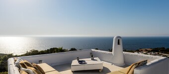 Villa "Cala Salada Sunset View" with Private Pool, 2 Private Terraces & Wi-Fi