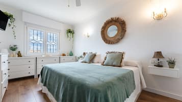 4 slaapkamers, een strijkplank/strijkijzer, gratis wifi, beddengoed