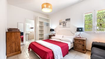 4 bedrooms, free WiFi, bed sheets