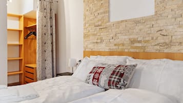 2 Schlafzimmer, BĂŒgeleisen/BĂŒgelbrett, kostenloses WLAN, BettwĂ€sche