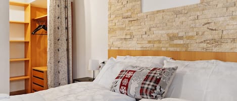 2 chambres, fer et planche Ă repasser, Wi-Fi gratuit, draps fournis