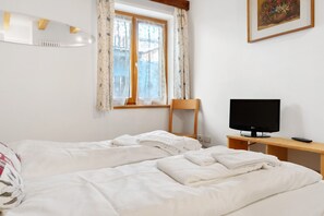 2 soverom, strykejern/-brett, wi-fi (inkludert) og sengetøy