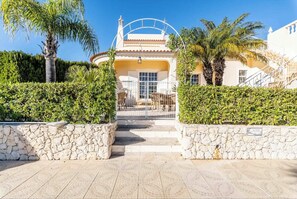 Exterior - Villa 'Paraíso' with Private Pool, Wi-Fi and Air Conditioning (Lagoa)