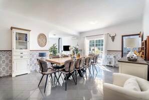 Dining - Villa 'Paraíso' with Private Pool, Wi-Fi and Air Conditioning (Lagoa)