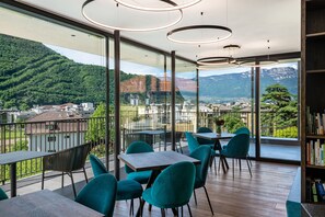 Interior - Apartment "Erbacher - Greti's Landhaus Suite" with Mountain View, Private Sauna & Shared Pool (Bozen)