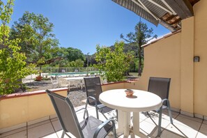 Outdoor dining - Holiday Home 3 with Mountain View, Shared Pool (Reynes)
