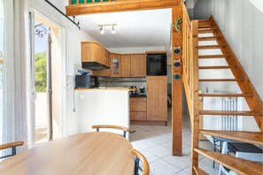 Dining - Holiday Home 6 with Mountain View, Air Conditioning (Reynes)
