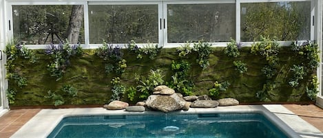 Piscina coperta, piscina all'aperto
