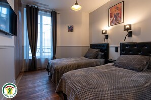 Lit parapluie, Wi-Fi gratuit, draps fournis