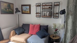 2 slaapkamers, een strijkplank/strijkijzer, reisbedje, gratis wifi