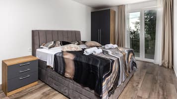 2 Schlafzimmer, Reisekinderbett, kostenloses WLAN, Bettwäsche