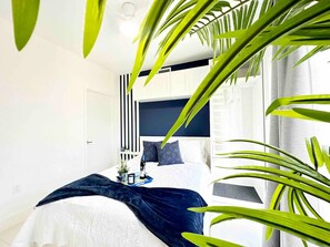 1 غرفة نوم ومكواة/لوح كي وواي فاي مجانًا وملاءات أسرّة