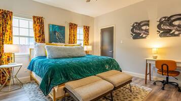 3 chambres, bureau, fer et planche Ă repasser, lit parapluie