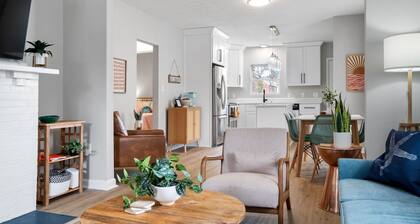 Buckroe Beach House ~ Walk to Beach / Only 3 Blocks! Close to VA Hospital!