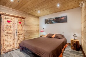 5 Schlafzimmer, Bügeleisen/Bügelbrett, Reisekinderbett, kostenloses WLAN