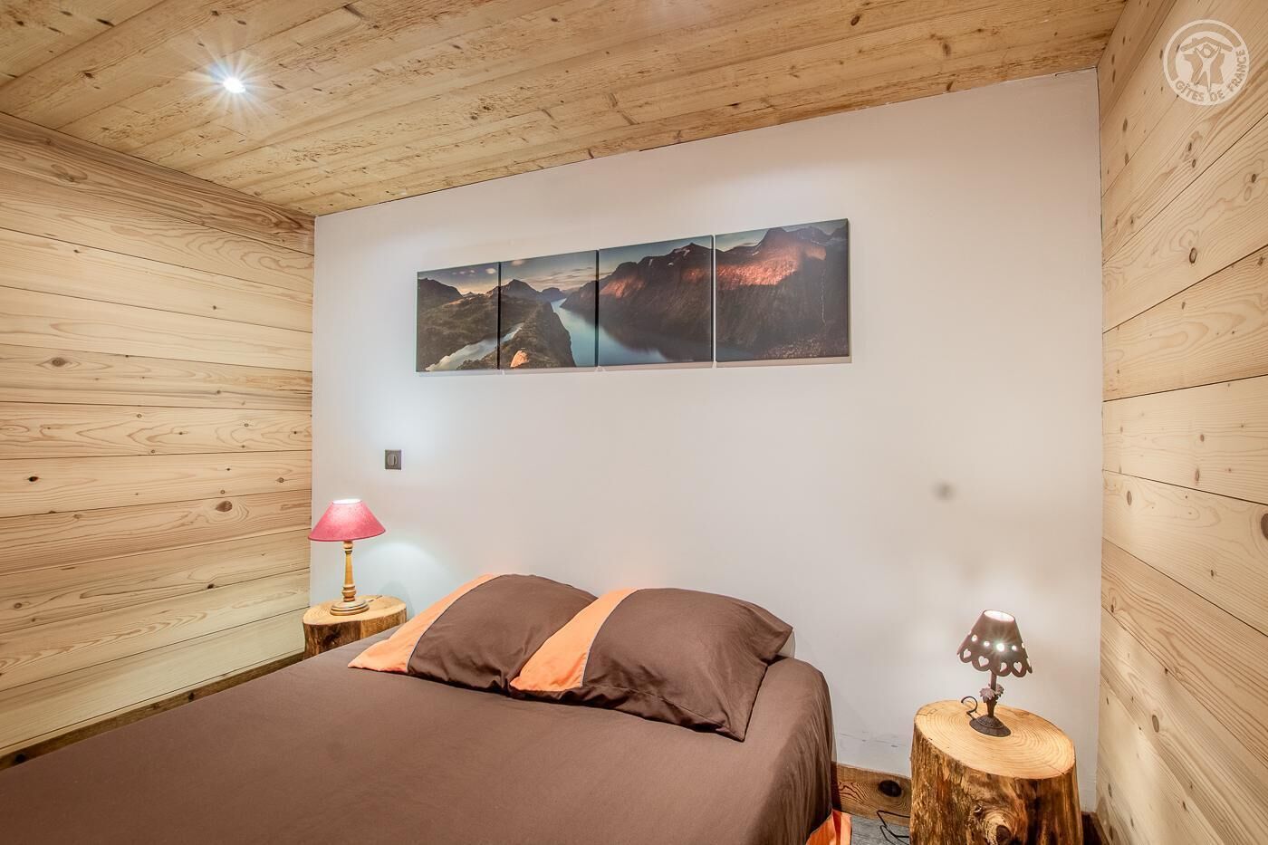 5 bedrooms, iron/ironing board, travel crib, free WiFi