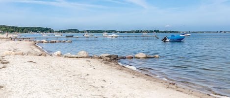 Ubicación cercana a la playa y pesca