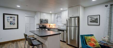 食器洗い機、コーヒー / ティーメーカー、ミキサー、コーヒーミル