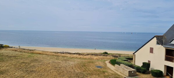 Beach nearby - Duplex apartment for 6 sea view Fogeo beach (ARZON)