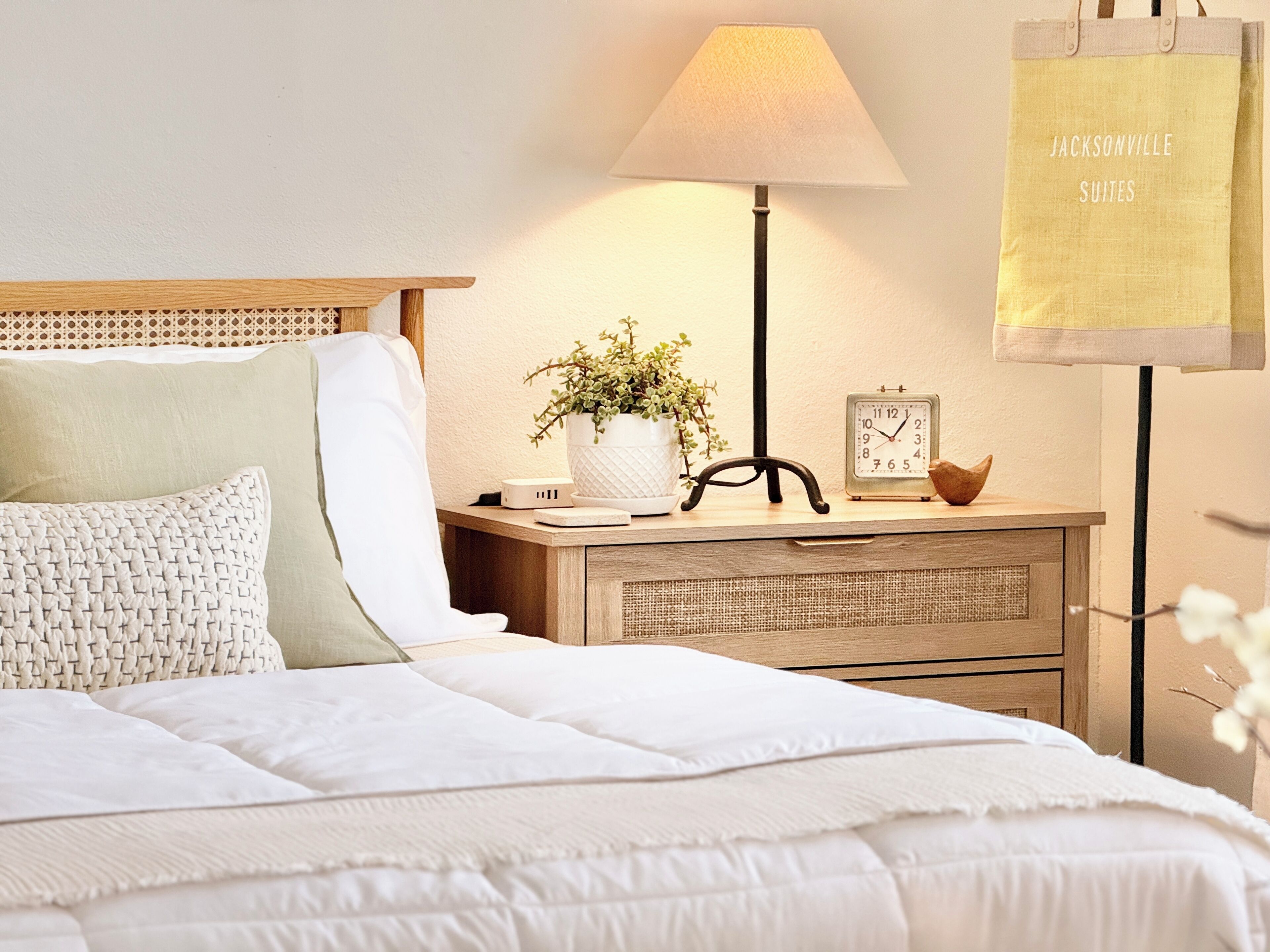 熨斗/熨衫板、Wi-Fi、床單