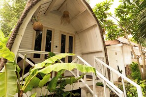 Honeymoon-Doppelzimmer | Hochwertige Bettwaren, Schreibtisch, laptopgeeigneter Arbeitsplatz